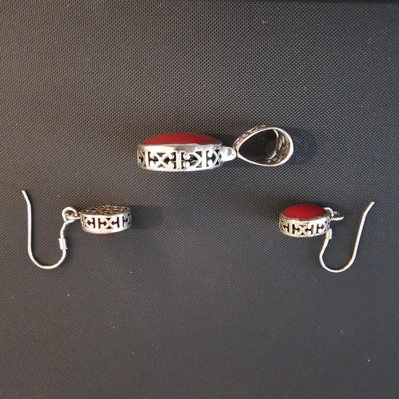 Silpada Sterling Silver and Red Carnelian Pendant And Earrings - Picture 3 of 3